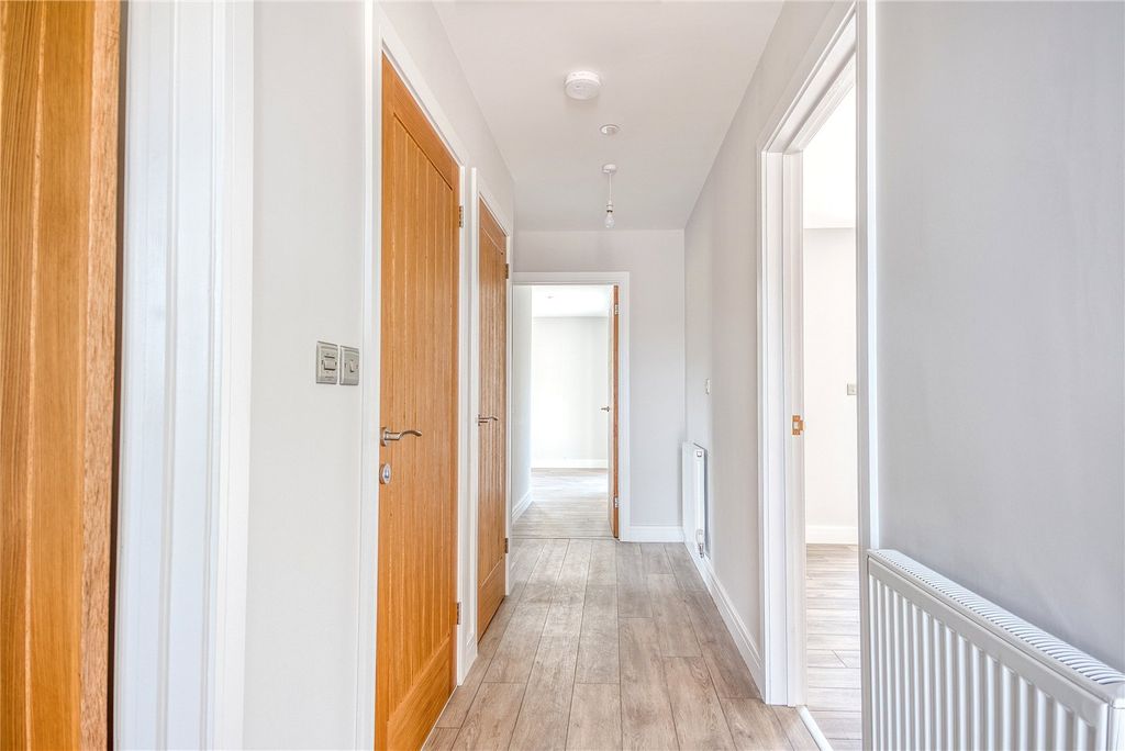 Property photo 2 of 18 Picture No. 04