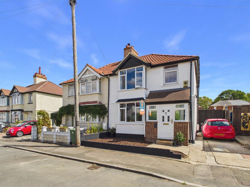 Property photo 1 of 17