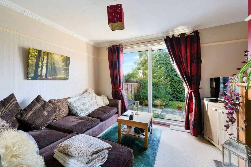 Property photo 2 of 12