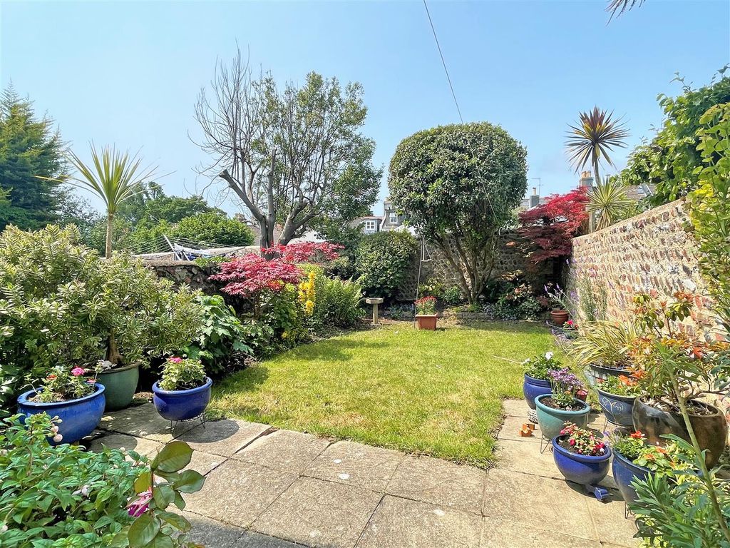 Property photo 2 of 14 97Eagdn1A.Jpg