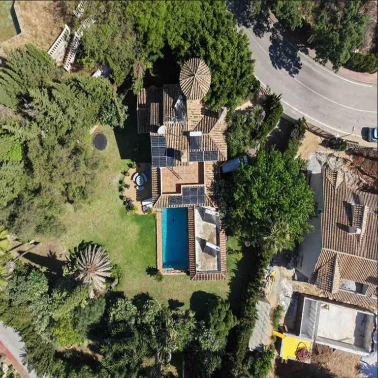 Property photo 2 of 33