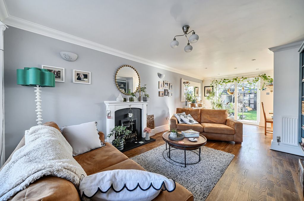 Property photo 2 of 27 1418326-14-699Dcd...