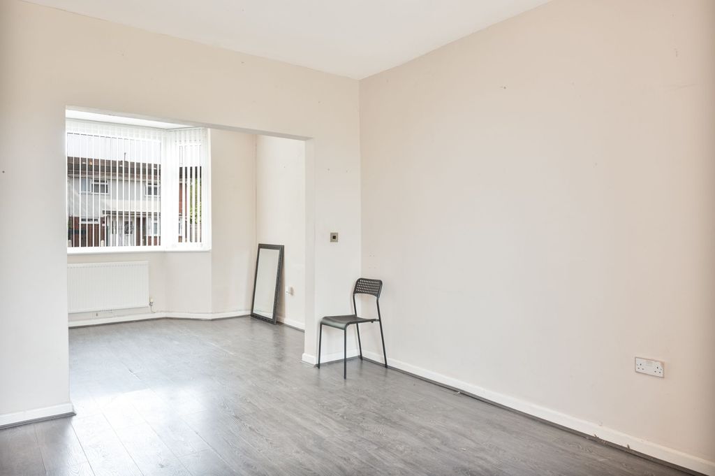 Property photo 2 of 24