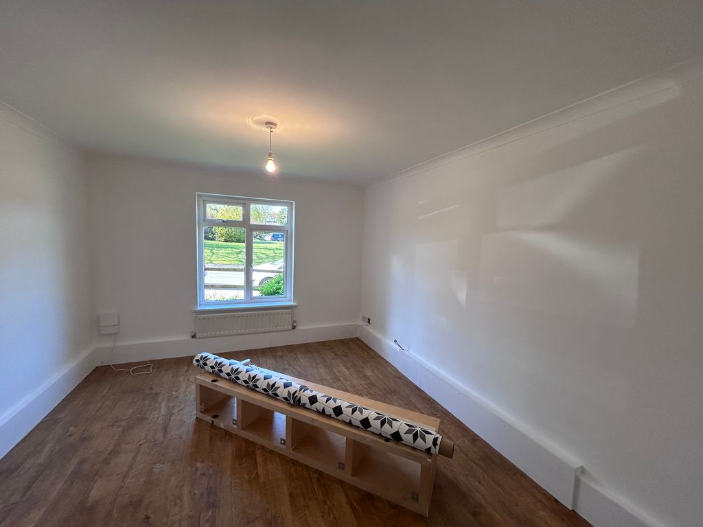 Property photo 3 of 10 Living Room