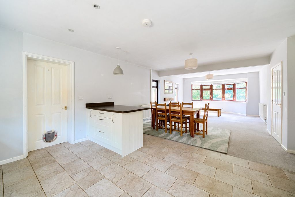 Property photo 3 of 23