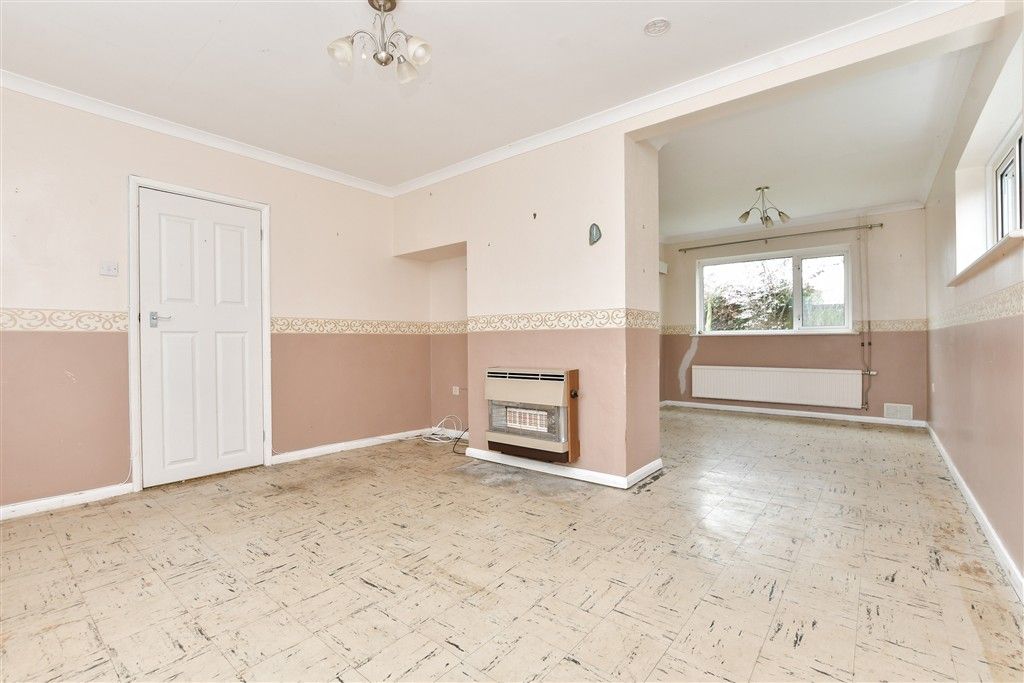 Property photo 3 of 15 Lounge