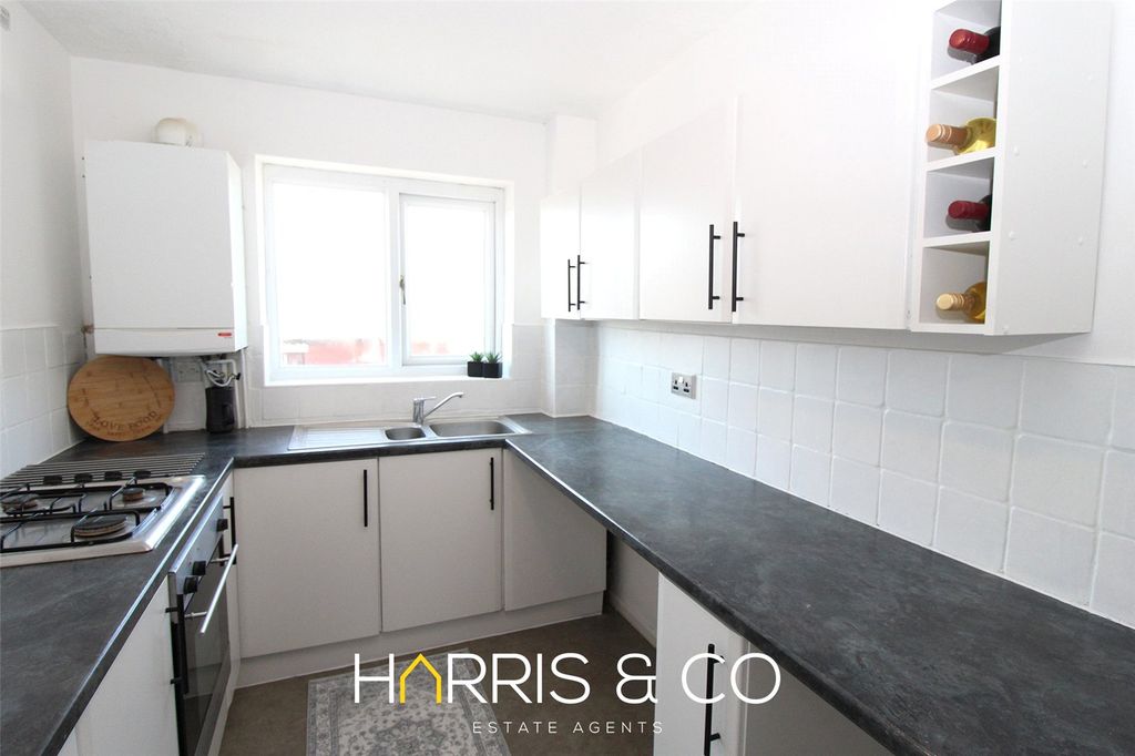 Property photo 3 of 10 Picture No. 14