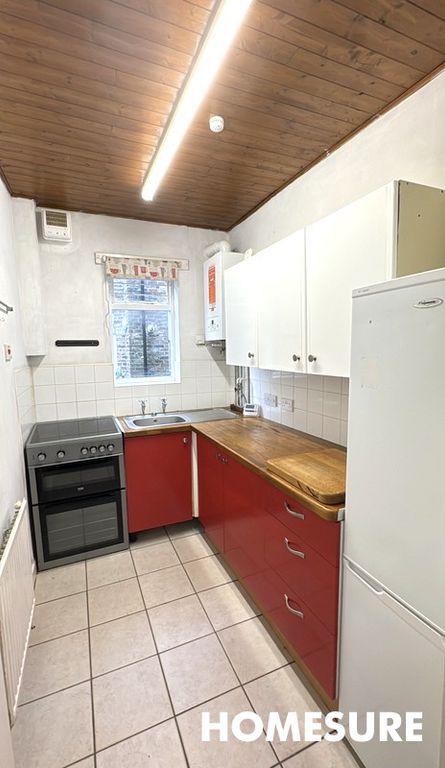 Property photo 3 of 5 Kitchen