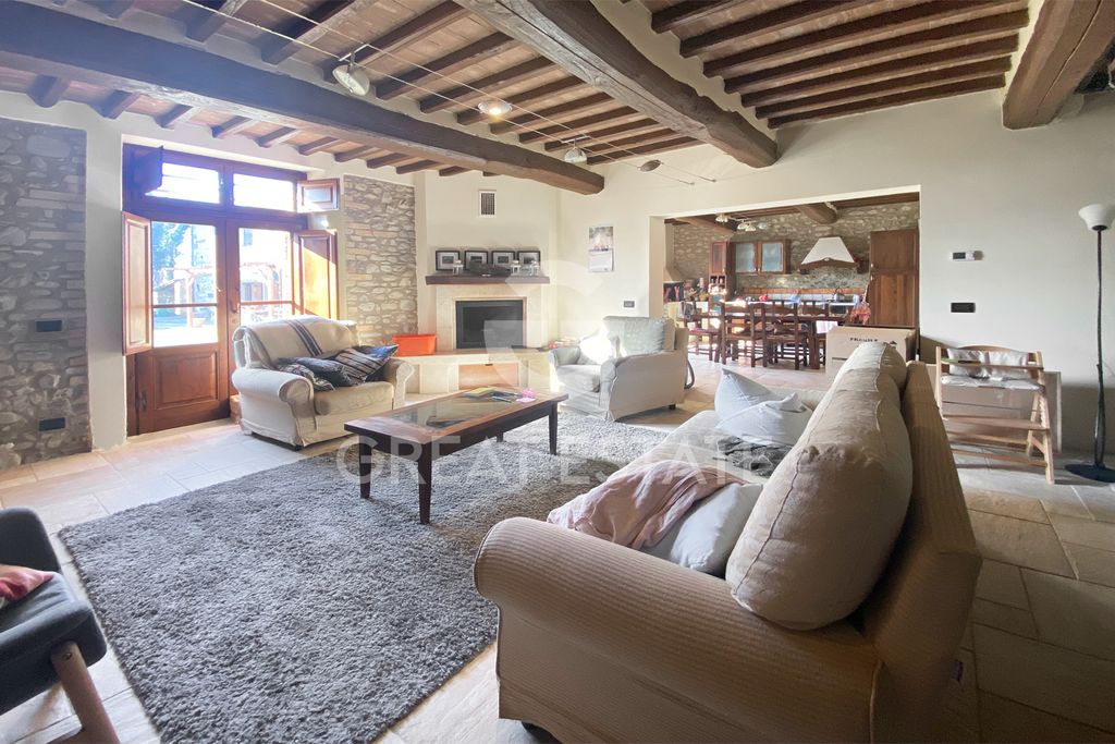 Property photo 2 of 32 Interiors
