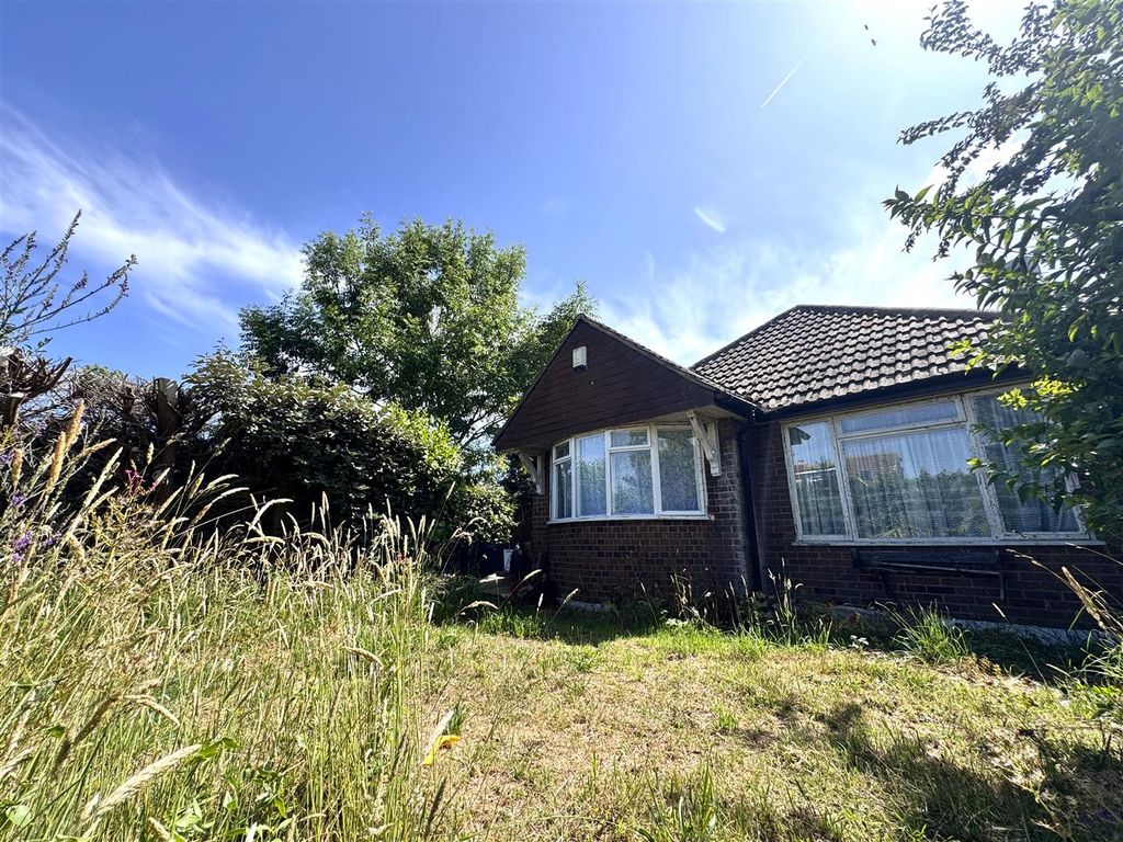 Property photo 1 of 11 Front