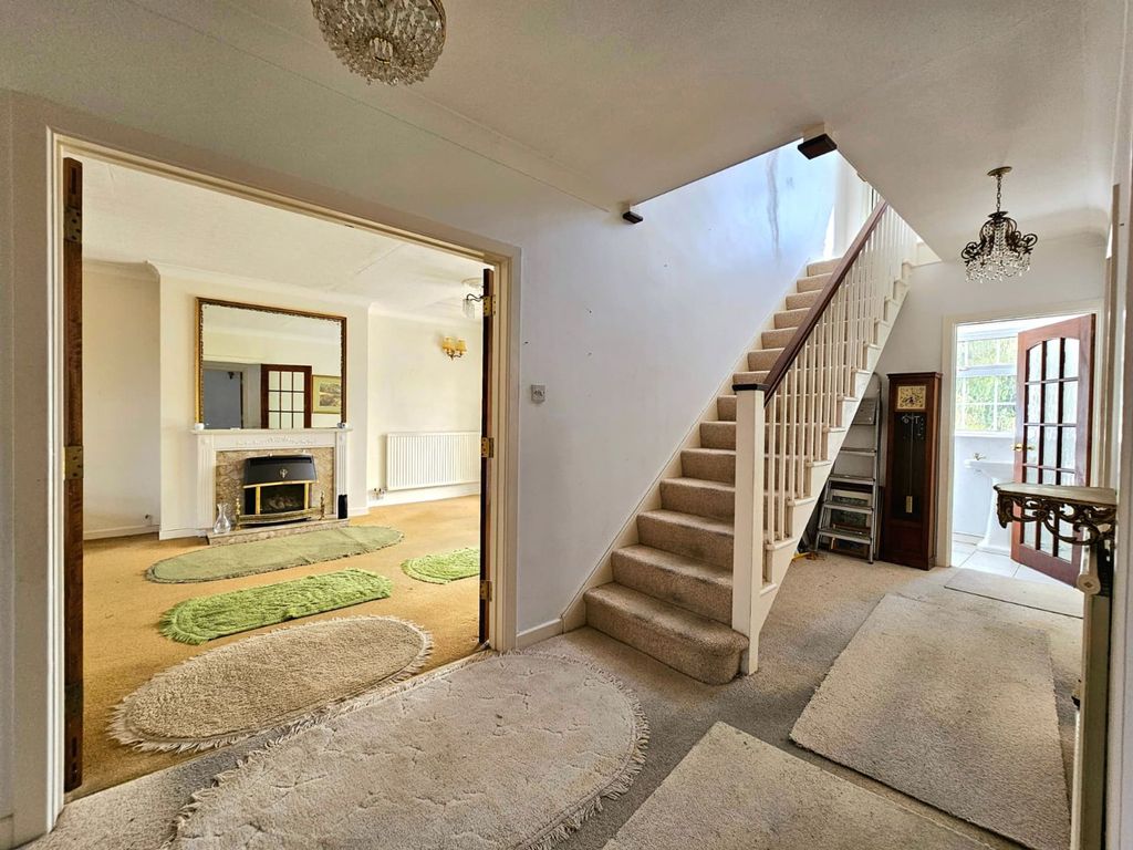 Property photo 2 of 24