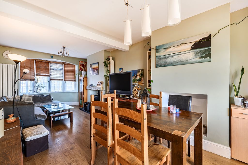 Property photo 3 of 11 16Ac6F9d1B02E71525571411