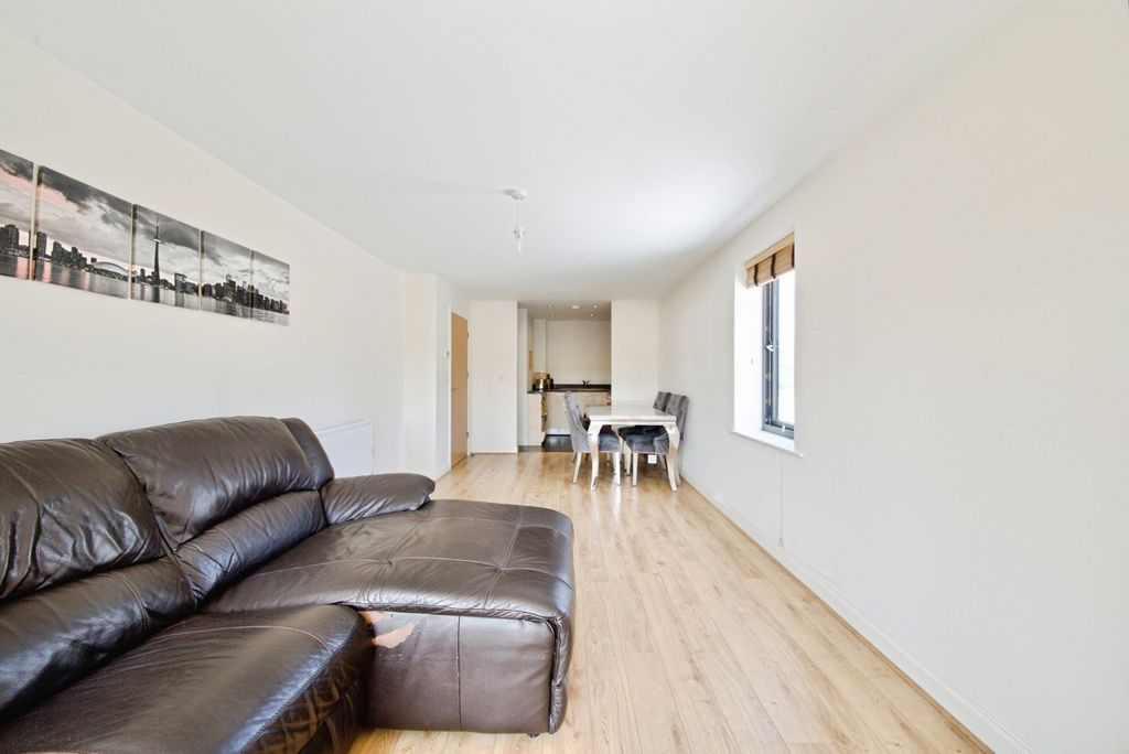 Property photo 3 of 11 Pbox-Img.Jpg