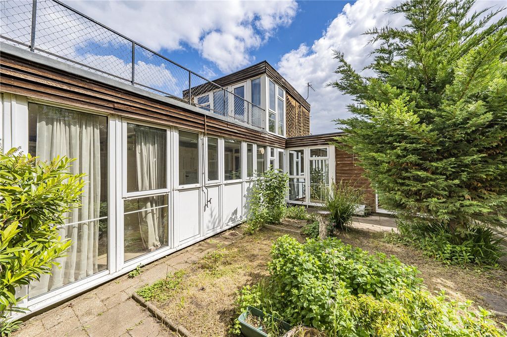 Property photo 2 of 17 Roof Terrace