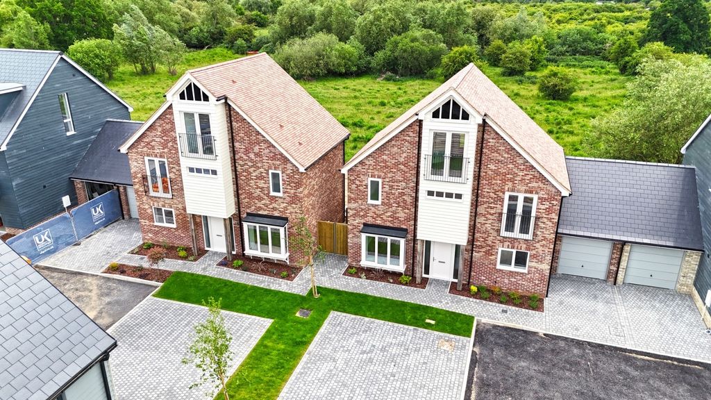 Property photo 2 of 20 4969511