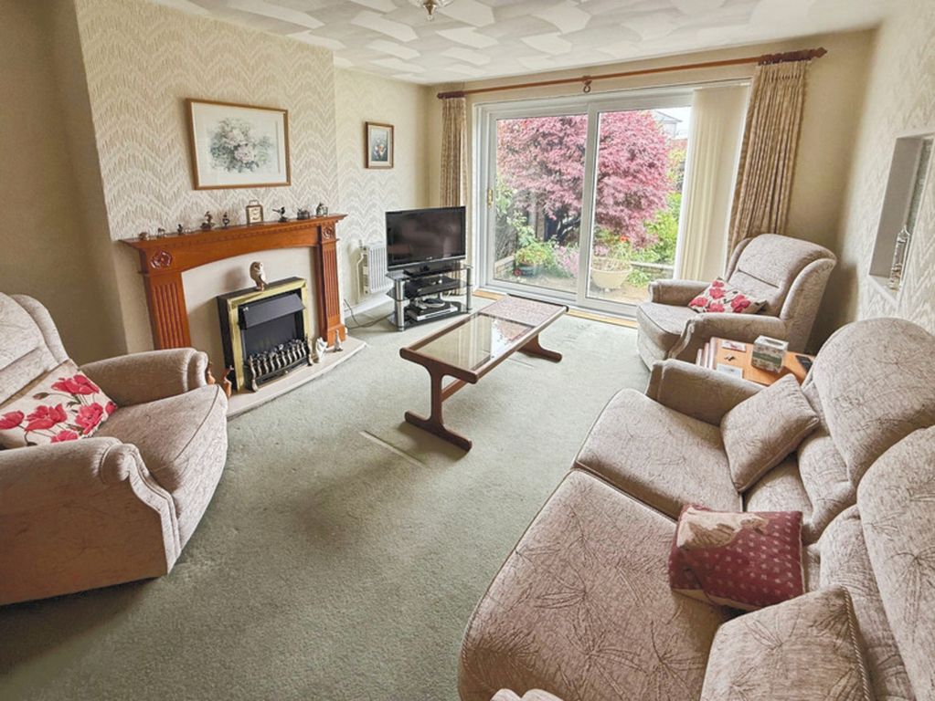Property photo 2 of 9