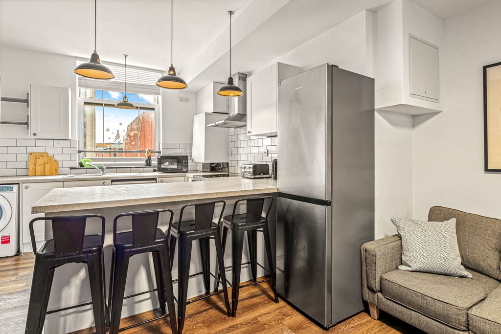 Property photo 1 of 18 Photo 0