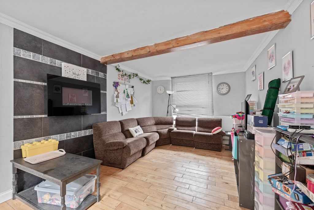 Property photo 2 of 37