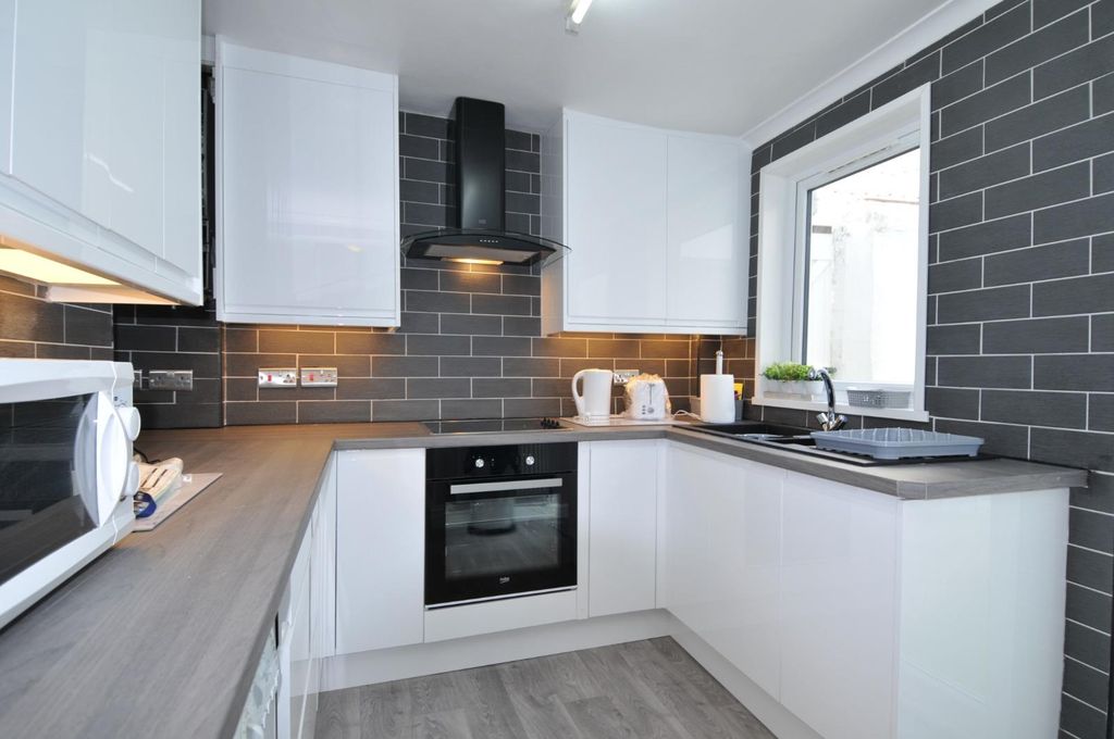 Property photo 1 of 7 106d82Fa-1Ed7-4Aef-9439-A3B9635B80F7.Jpg