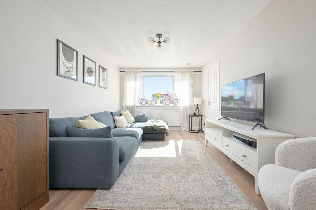 Property photo 3 of 21