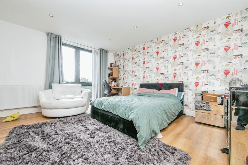 Additional image 12 of 6 bed detached house for saleDunwich Close, Ipswich IP3