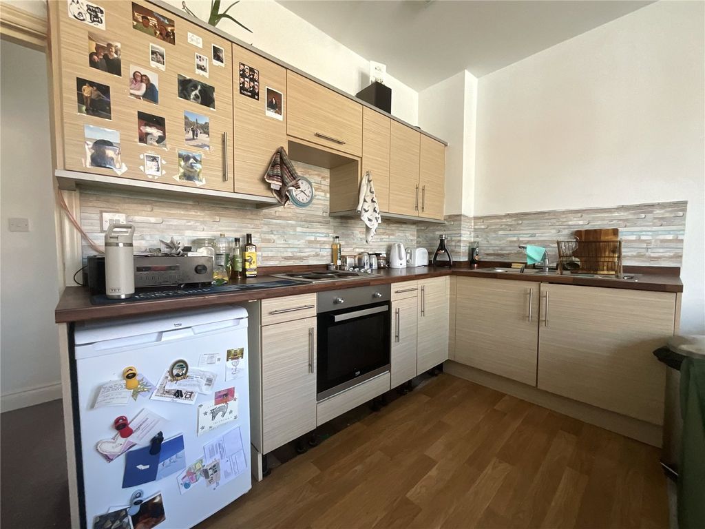 Property photo 3 of 7 Picture No. 06