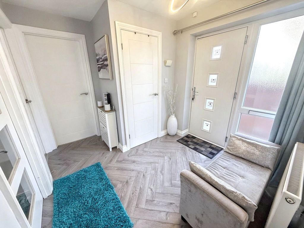 Property photo 3 of 23