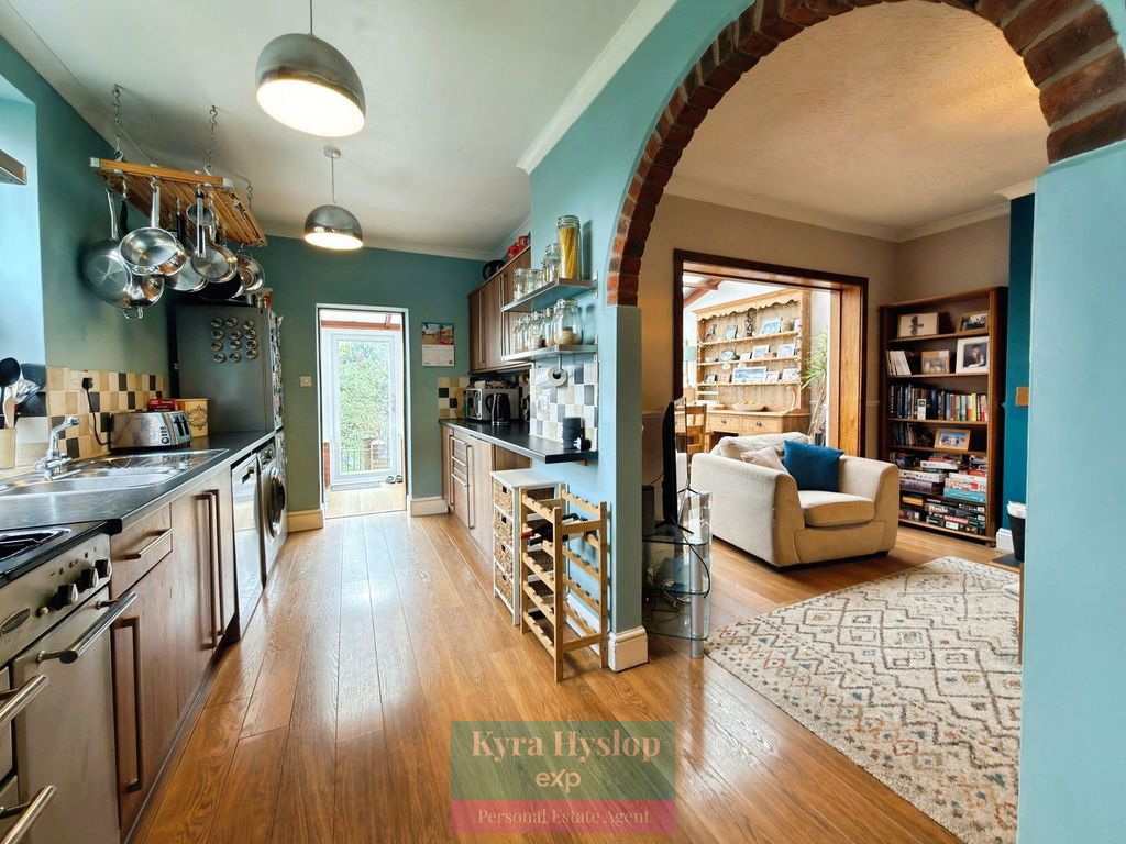 Property photo 2 of 19