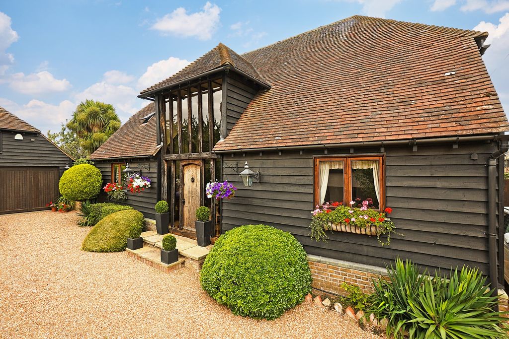 Property photo 2 of 38 4386133
