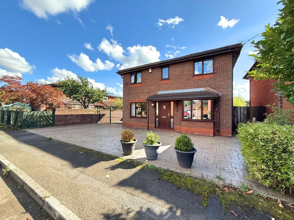Property photo 1 of 18