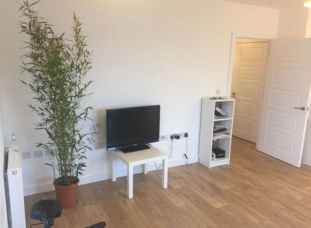 Property photo 2 of 6