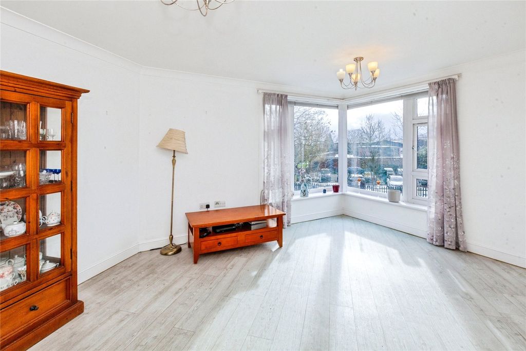 Property photo 2 of 11 Living Room