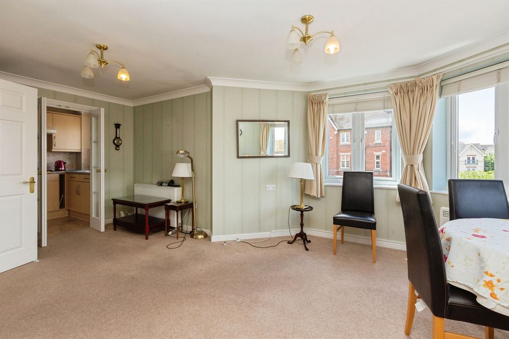 Property photo 2 of 16