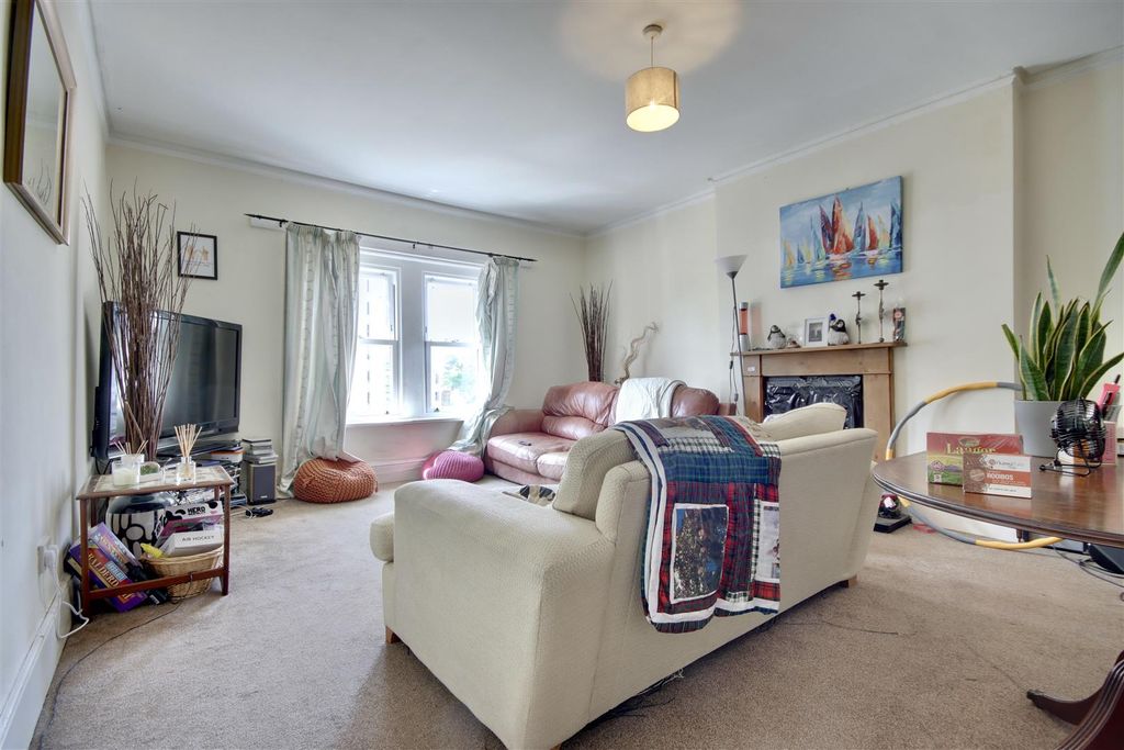 Property photo 2 of 8 33C33844-B6D7-4D4C-Bc8E-6D0F1226375D_1_201_A.Jpeg