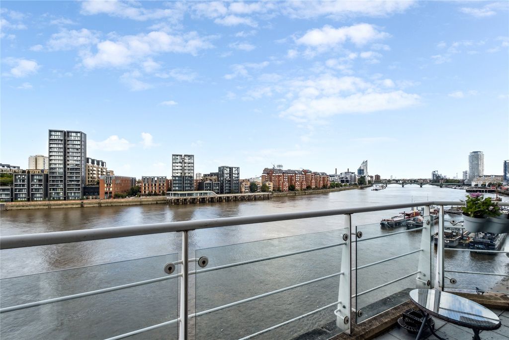 Property photo 3 of 16 Terrace