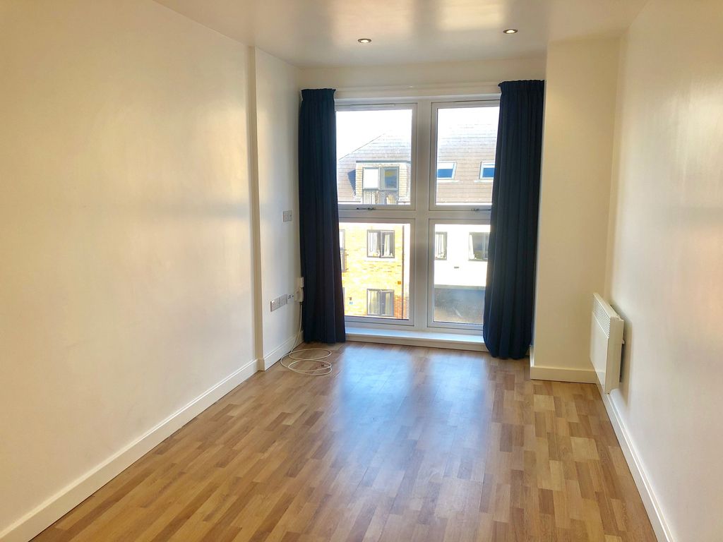 Property photo 2 of 6