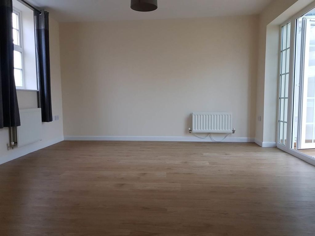 Property photo 3 of 11 Lounge (2) (3).Jpg