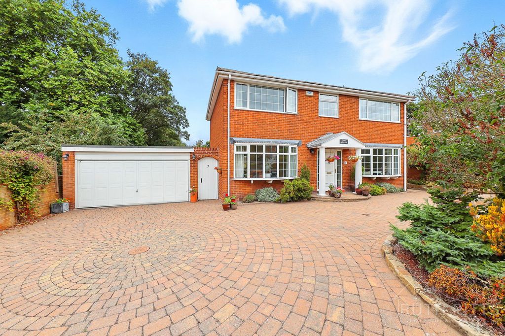 Property photo 1 of 40