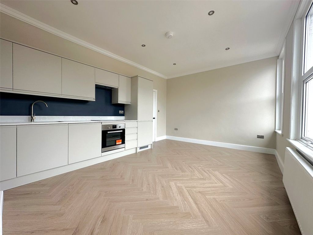 Property photo 1 of 14 Picture No. 17