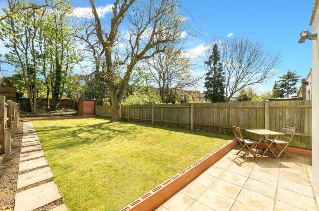 Property photo 2 of 6 Picture No. 10