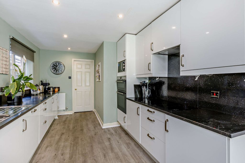 Property photo 2 of 13 Kitchen