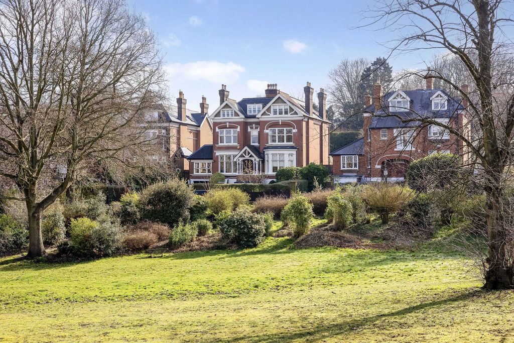 Property photo 1 of 33