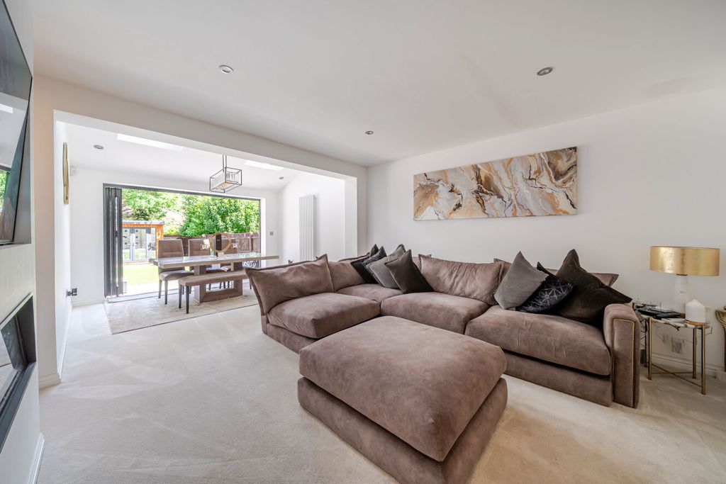 Property photo 1 of 21 1482846-11-6A44E9...