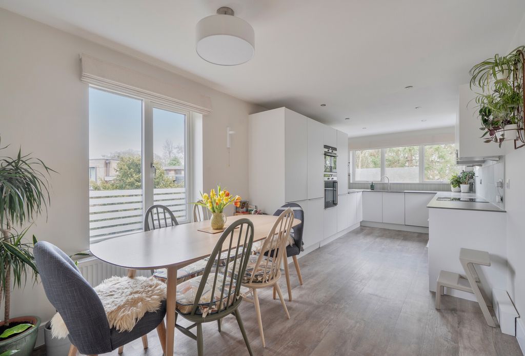 Property photo 1 of 16 Kitchen Dining Room