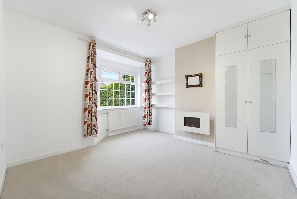 Property photo 3 of 30