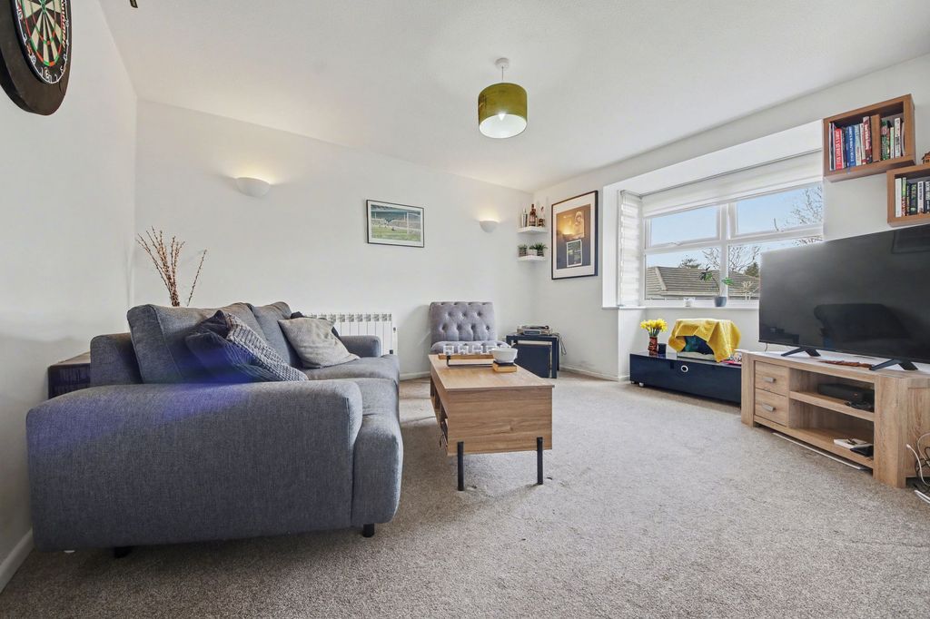 Property photo 2 of 9