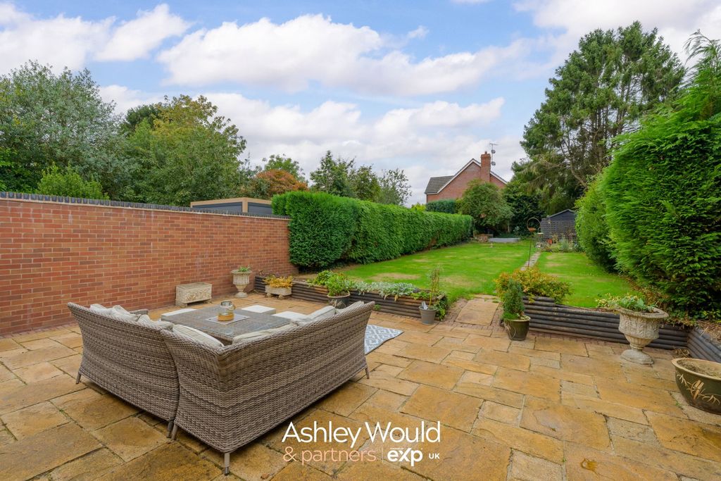 Property photo 2 of 36