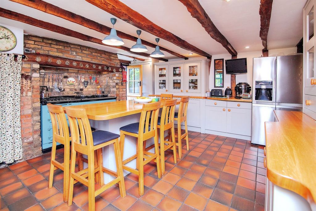 Property photo 2 of 17