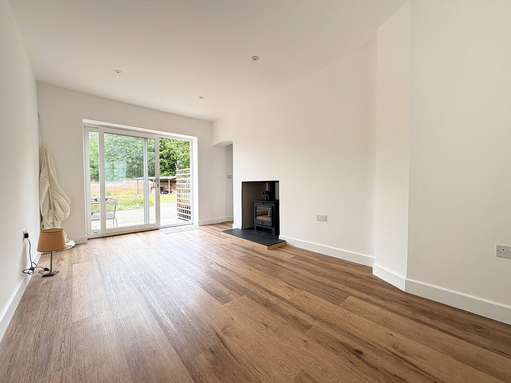 Property photo 2 of 31