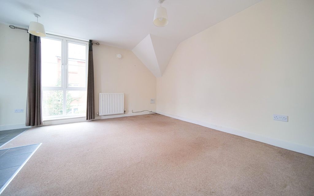 Property photo 3 of 10 Living Room